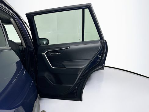 Used 2025 Toyota RAV4 XLE w/ Convenience Package image 30