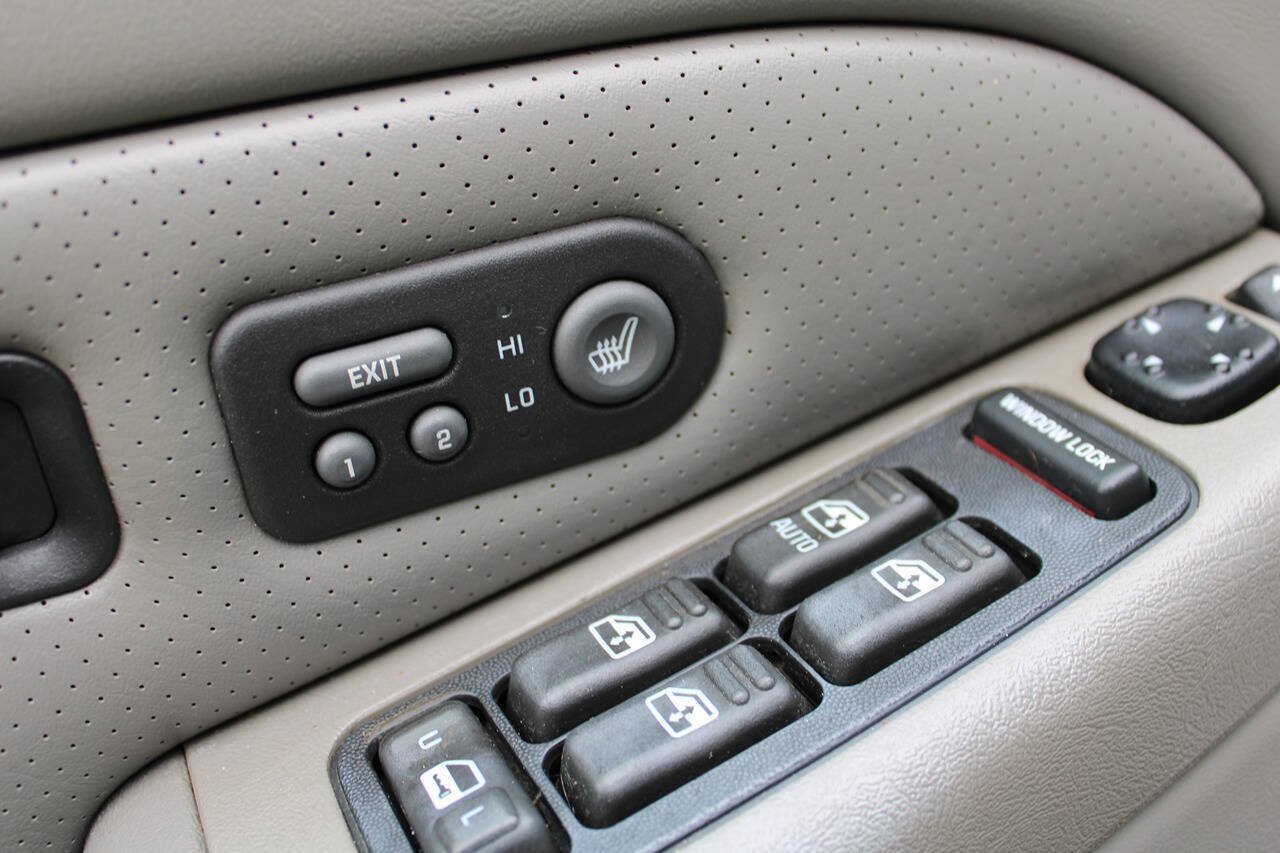 Used 2002 Cadillac Escalade AWD image 15