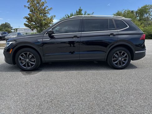 Certified 2023 Volkswagen Tiguan SE w/ Panoramic Sunroof Package FWD image 11