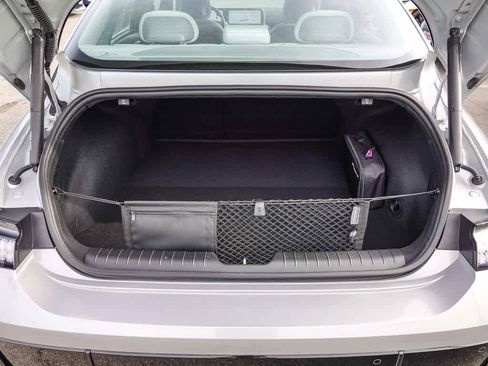 Used 2024 Hyundai Ioniq 6 Limited image 28