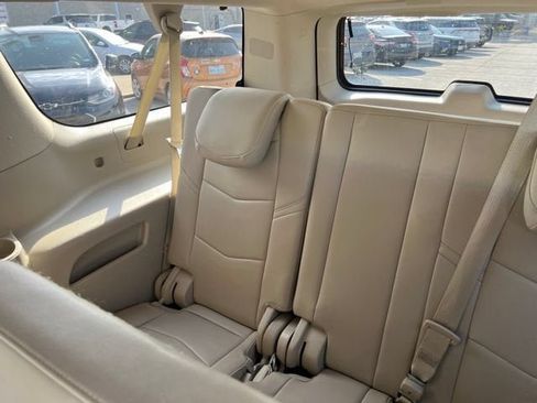 Used 2019 Cadillac Escalade ESV Luxury AWD/4WD image 13