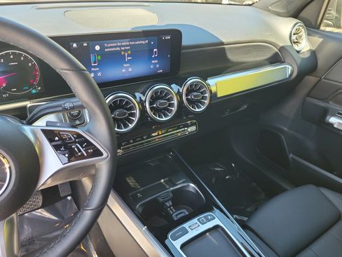 Certified 2026 Mercedes-Benz GLB 250 image 21