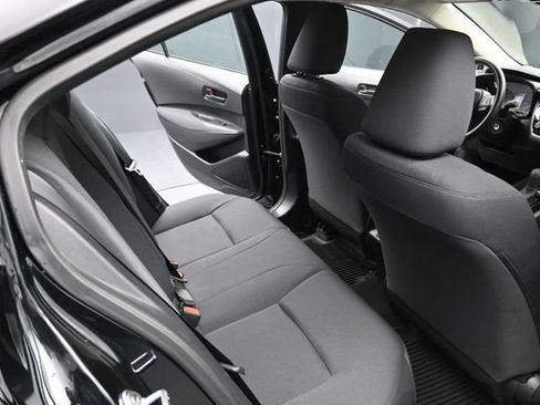 Used 2025 Toyota Corolla LE FWD image 21