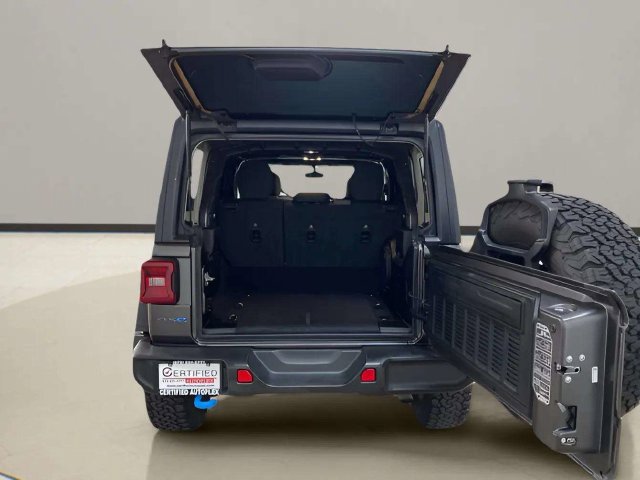 Used 2023 Jeep Wrangler Unlimited Rubicon 4xe AWD/4WD image 9