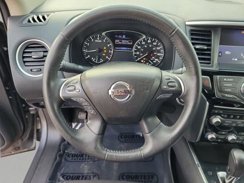 Used 2020 Nissan Pathfinder SV w/ Cargo Package image 22