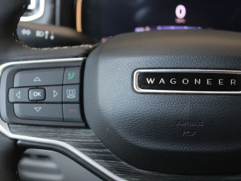 Used 2024 Jeep Wagoneer L Series II RWD image 36