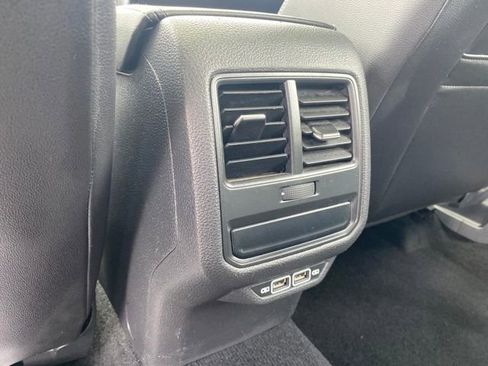 Used 2022 Volkswagen Passat 2.0T image 19