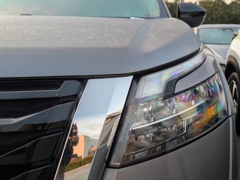 Used 2024 Nissan Pathfinder S image 4