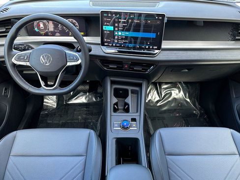 New 2026 Volkswagen Tiguan SE image 12