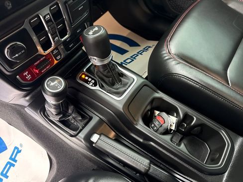 Used 2025 Jeep Wrangler Unlimited Rubicon w/ Convenience Group image 22