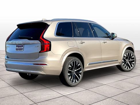 New 2026 Volvo XC90 B5 Plus w/ Protection Package image 4