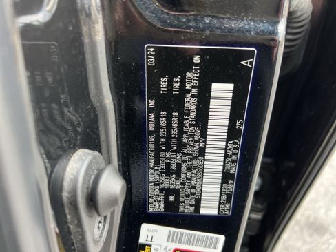 Used 2024 Toyota Highlander XLE AWD/4WD image 30