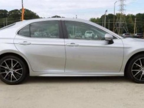 Used 2024 Toyota Camry SE image 15