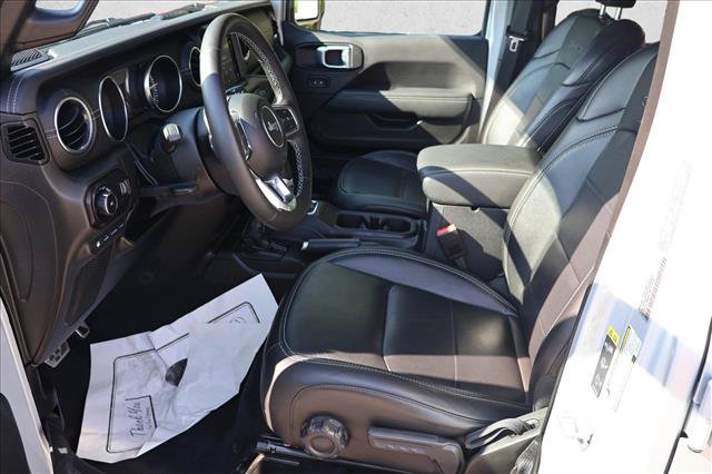 Used 2023 Jeep Wrangler Unlimited Sahara w/ Cold Weather Group AWD/4WD image 11