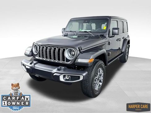 Used 2025 Jeep Wrangler Unlimited Sahara AWD/4WD image 1