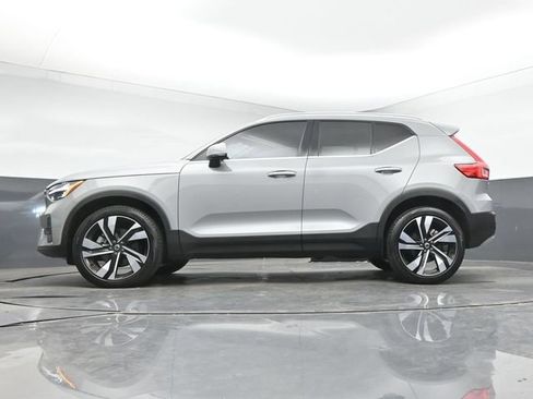 Used 2024 Volvo XC40 B5 Plus w/ Protection Package Premier AWD/4WD image 52