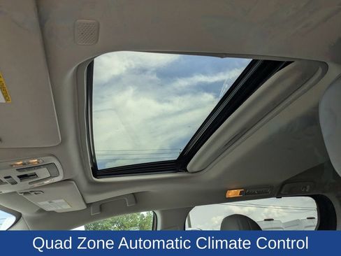 Used 2021 Toyota Sienna XLE AWD/4WD image 18