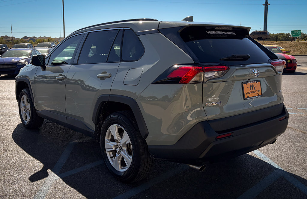 Used 2021 Toyota RAV4 XLE FWD image 22