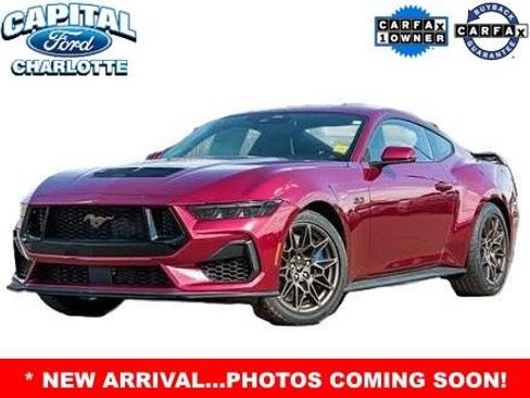 Used 2025 Ford Mustang GT Premium RWD image 2