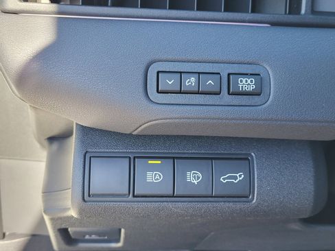 Used 2026 Toyota bZ XLE image 37