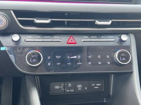 Certified 2025 Hyundai Sonata Limited FWD image 22