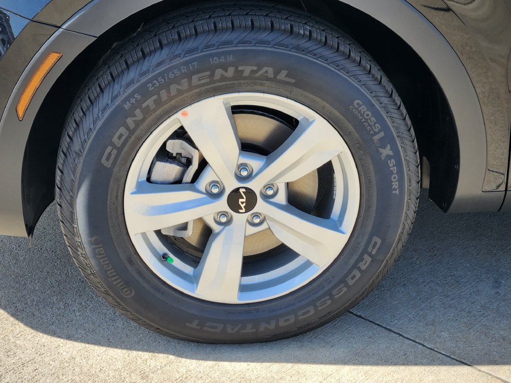New 2026 Kia Sorento LX FWD image 10