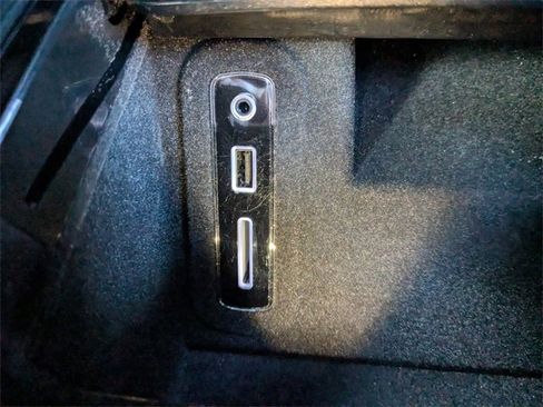 Used 2019 Maserati Levante GranSport image 27