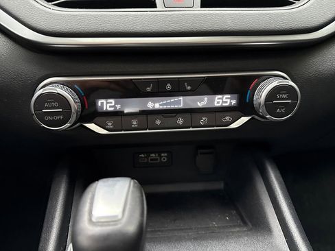 Used 2019 Nissan Altima 2.5 SV FWD image 18