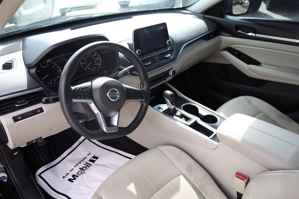 Used 2021 Nissan Altima 2.5 SV FWD image 12