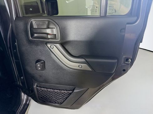 Used 2017 Jeep Wrangler Unlimited Sport w/ Connectivity Group image 27