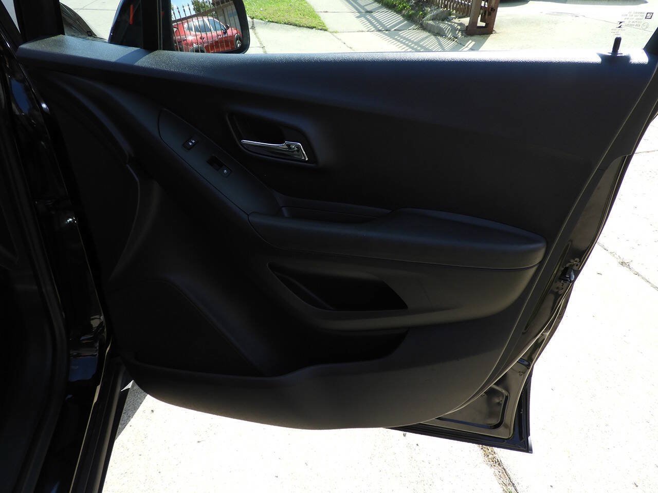 Used 2019 Chevrolet Trax LS FWD image 39
