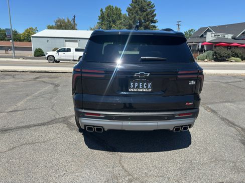 Used 2025 Chevrolet Traverse Z71 w/ LPO, Floor Liner Package AWD/4WD image 4