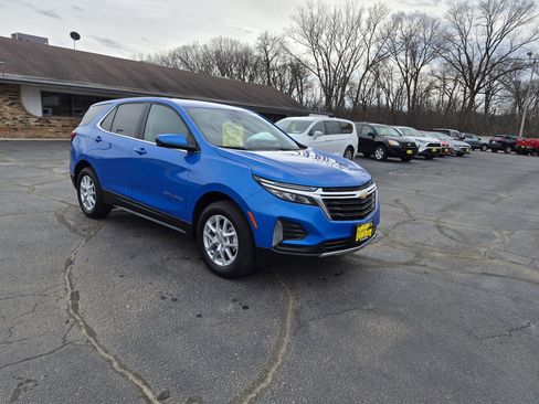 Used 2024 Chevrolet Equinox LT image 2