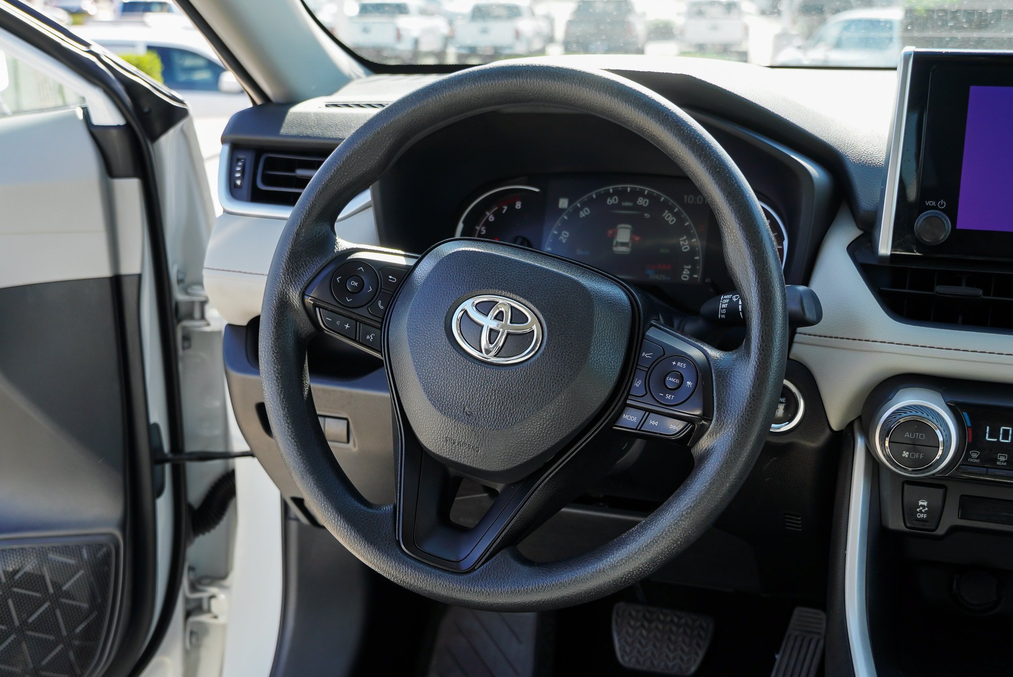 Certified 2024 Toyota RAV4 XLE AWD/4WD image 31