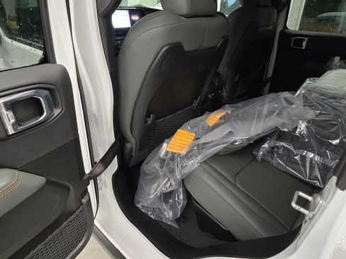 New 2025 Jeep Gladiator Mojave w/ Safety Group image 34