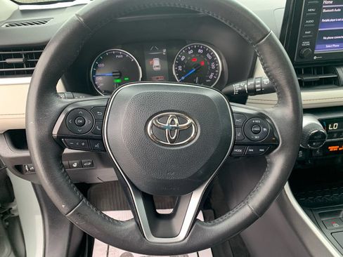 Used 2021 Toyota RAV4 XLE w/ Convenience Package AWD/4WD image 14