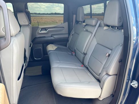 Used 2023 GMC Sierra 1500 SLT AWD/4WD image 23