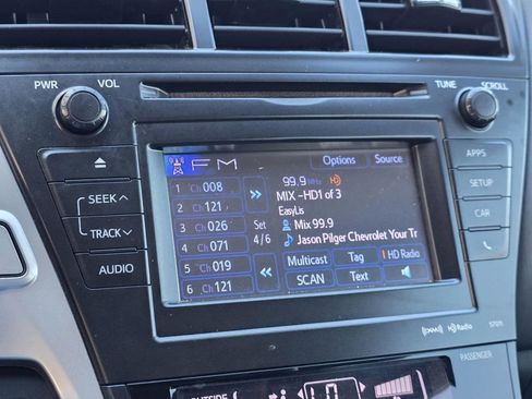 Used 2013 Toyota Prius V Five image 18