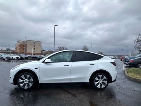 Used 2023 Tesla Model Y Long Range image 4