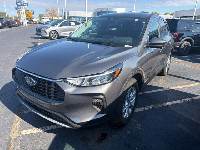 Used 2023 Ford Escape Active w/ Tech Pack #2 AWD/4WD image 4