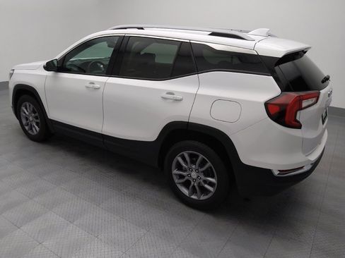 Used 2023 GMC Terrain SLT image 3