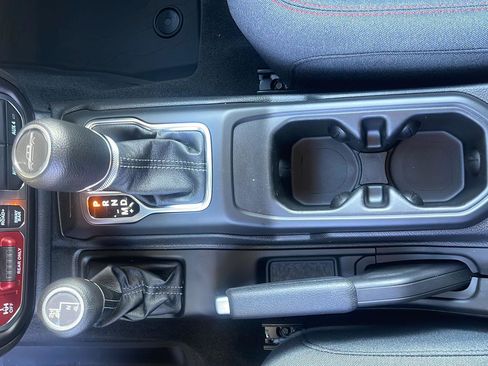 New 2025 Jeep Gladiator Rubicon image 18