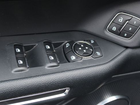 Used 2024 Ford Expedition Limited image 23