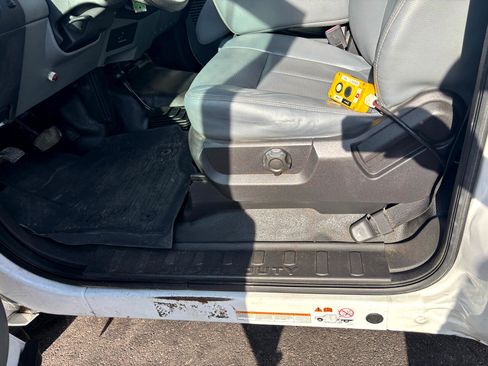 Used 2015 Ford F550 4x4 Regular Cab Super Duty image 23