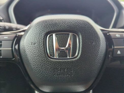 Used 2025 Honda Pilot Elite image 24