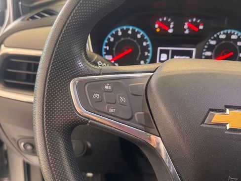Used 2019 Chevrolet Equinox LS FWD image 15