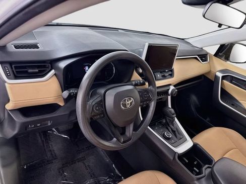 Certified 2025 Toyota RAV4 LE AWD/4WD image 10