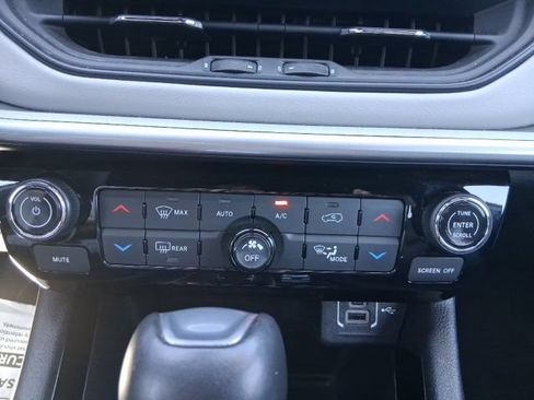 Used 2025 Jeep Compass Limited AWD/4WD image 24
