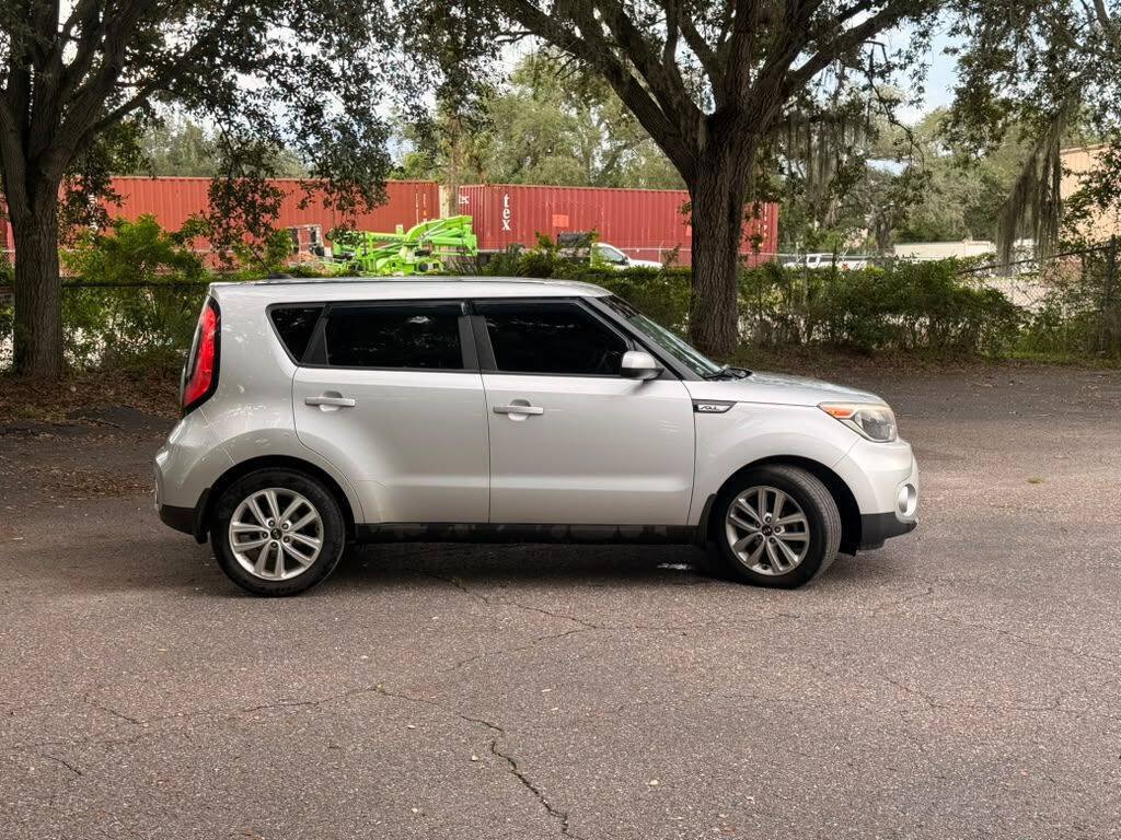 Used 2017 Kia Soul + FWD image 4