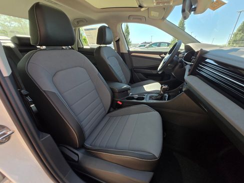 New 2026 Volkswagen Jetta SE FWD image 9